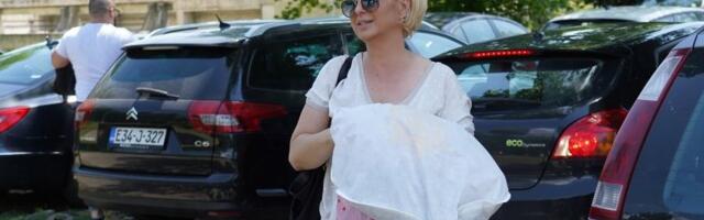 "Ne kupujem auto kao neki": Svi gledaju u poklon koji je pevačica dala sinu za punoletstvo (FOTO)