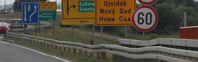 VIDEO: Velika kolona na auto-putu ka Novom Sadu, satima usporen saobraćaj zbog prevrnutog kamiona