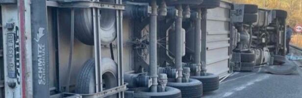 Neverovatan prizor – blokiran saobraćaj ka Crnoj Gori