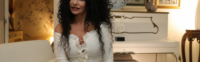 LIDIJA VUKIĆEVIĆ je dočekala Božić kao u bajci: Njen stan izgleda poput čarolije - to samo ona može (VIDEO)