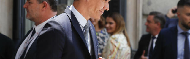 Srpkinje poludele za MOĆNIKOM KOJI JE OBRISAO POD TRAMPOM! Ni sam APOLON MU NIJE RAVAN, a kad mu vidite ŽENU...