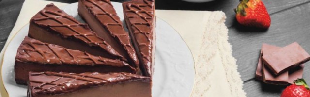 Dekadentna torta sa Nutelom koja se ne peče je definicija kremastog dezerta
