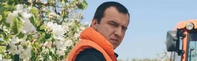 Glumac sa porodicom otišao na selo: Sazidao luks kuću u staklu -  Nudili mu brdo para da proda imanje i destileriju, on neće ni da čuje