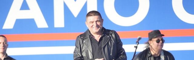 POSLE PEVANJA NA MITINGU Baji Malom Knindži pucaju tezge
