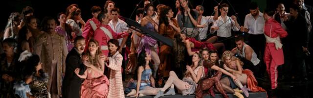 Opereta "Slepi miš" oduševila Novosađane, tražila se karta više i za premijeru i za reprizu