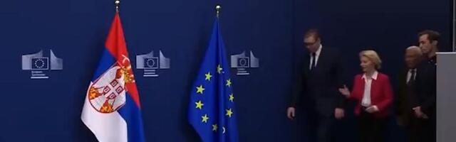 VIDEO: Vučić pred kamerama rekao da je upravo primio poruku iz Moskve, Fon der Lajen ga zaustavila