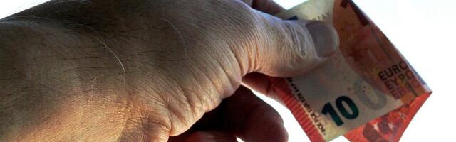 ANKETA: Jeste li kupovali evro prethodnih dana?