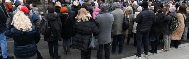 "Dalje ruke od Apoteke Beograd": Protest apotekara u centru grada