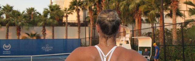 Auh, skinula se Arina Sabalenka! Teniserka zapalila internet fotografiju u kupaćem, sve ostavila na "izvolte"