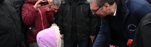 PREDSEDNIK VUČIĆ SE ZAHVALIO MEŠTANIMA RUDNE GLAVE NA PODRŠCI: Svuda je lepo, ali se najlepše osećam kad sam sa vama, sa svojim narodom (FOTO)