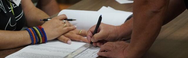 RASKRINKANA PREVARA Lažni potpisi za SNS, građani Kule uz studente (FOTO)