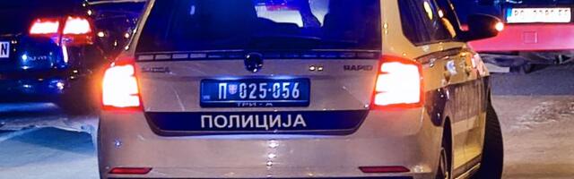 HAOS NA VRAČARU, SA MAČETOM ULETEO U KAFIĆ! Uspaničeni gosti odmah pozvali policiju: "Lica koja su obolela isto moraju da se drže pod kontrolom"