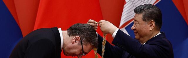 Kome je namenjena priča o "samo ja i Putin": Vučić i orden koji je dobilo još 11 lidera