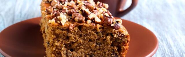 Kolač sa orasima i urmama: Poslatica koju ćete obožavati