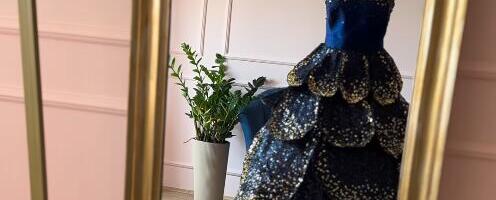 ZRENJANINKA ŠIJE KAO KOD "DIORA": Nini trebalo godinu dana ručnog rada da mušteriji napravi verziju haljine ove čuvene francuske modne kuće (VIDEO)