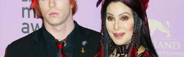 PEVAČICA STRAHUJE ZA SINA U PETOJ DECENIJI - Potrošio novac na drogu, pa završio u mentalnoj ustanovi!