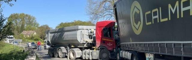 Novi detalji jezivog sudara kod Aranđelovca: Evo u kom stanju su vozači šlepera