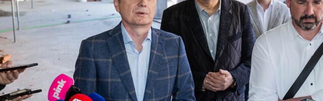 Gradonačelnik Bakić i ministar Glišić obišli radove u subotičkoj OŠ „Đuro Salaj“