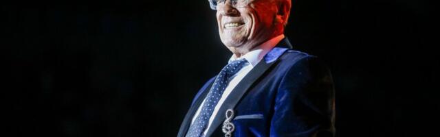 Milanče Radosavljević otvorio prodaju karata za Tašmajdan 2 (VIDEO)