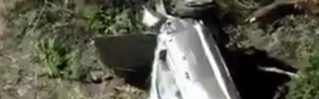 Prvi snimci sa mesta užasne nesreće Tajgera Vudsa: Automobil je totalno uništen i smrskan! (VIDEO)
