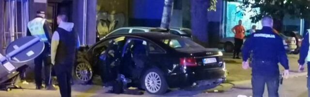 STRAŠNA SAOBRAĆAJNA NESREĆA U NIŠU, POVREĐENA I SESTRA MILJANE KULIĆ! Audi kosio sve ped sobom, udario u taksi pa se zabio u prodavnicu (FOTO)