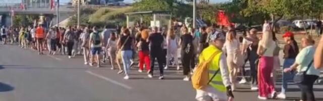 "Za Bogdana i sve političke zatvorenike": Reka ljudi u NS (VIDEO)