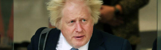 Џонсон одбија одговорност: Извештај о ковиду назвао ‘збрком’