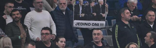 Grobari na derbiju podigli fotografiju trenera koje žele na klupi Partizana: "Jedino oni!"