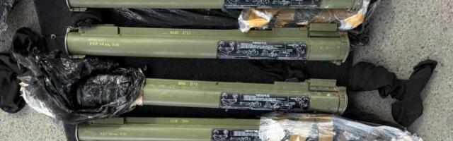 UHVAĆEN MUŠKARAC (35) SA ČETIRI ZOLJE! Uhapšen na graničnom prelazu Badovinci - arsenal oružja krio u zadnjem braniku "tojote"