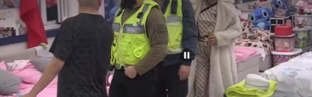 HITAN PREKID PROGRAMA! UROŠ PLJUNIO ANELI! Zbog ovih reči Stanićev van sebe! OBEZBEĐENJE ULETELO U BELU KUĆU! (VIDEO)