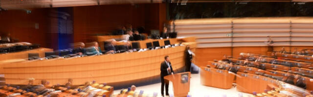 Посланицима Европског парламента савет да без телефона путују у Кину