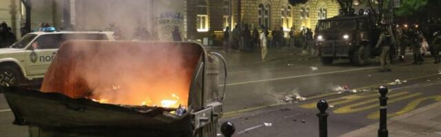 VANDALIZAM BLOKADERA! "Gradska čistoća" najoštrije osuđuje paljenje kontejnera, uništavanje grada i komunalne imovine! (FOTO)