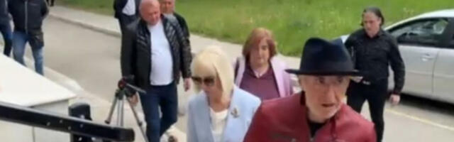 Суд дозволио Миловом брату да у сред кривичног поступка напусти државу
