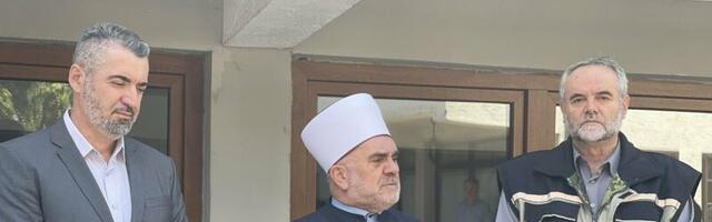 Uručene stipendije i bajramski paketići jetimima