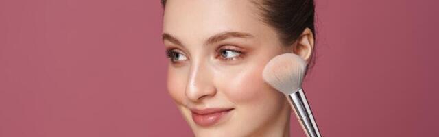 3 tečna rumenila koja kombinuju boju i neverovatan sjaj