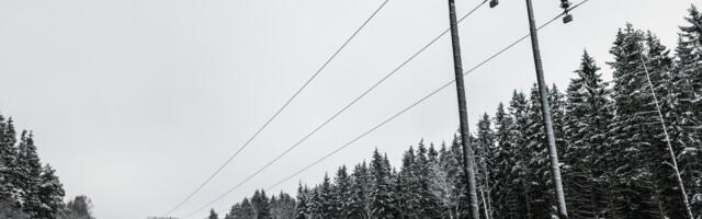 Dečak (16) poginuo od strujnog udara dok je čistio sneg