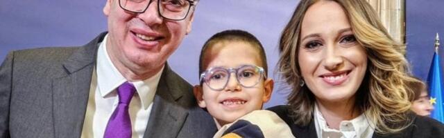 VAŽNA PODRŠKA PREDSEDNIKA SRBIJE: Majka Mina čiji sin pati od retke bolesti - to je neprestana bitka, VUČIĆ BRINE O SVOM NARODU!