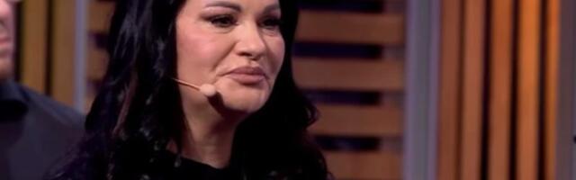 "DOK JU JE TUKAO, MI SMO MORALI DA STOJIMO I PEVAMO" Bolno priznanje Jane o nastupu sa Šabanom: Suza devojke završila na njegovom licu...