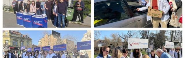 (FOTO) Otvorena komunikacija: Aktivisti SNS razgovarali sa građanima Beograda