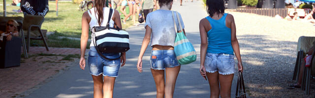 DECA U SRBIJI MASOVNO ŽVAĆU ŽVAKE KAKO NE BI JELA! Dovode organizam do totalnog KOLAPSA, sve vide na MREŽAMA