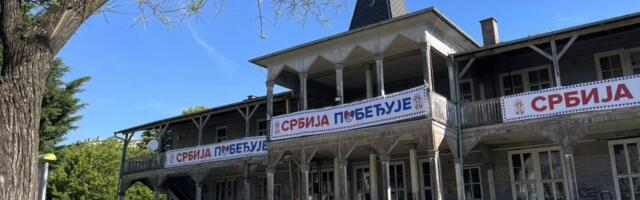 Zbog transparenta „Srbija pobeđuje” na Sokolani zborovi građana Kragujevca pozvali na skup od 14 sati