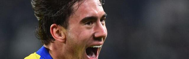 Vlahović je monstrum kao Ronaldo, ali u mom Juventusu mogao bi da igra samo De Liht