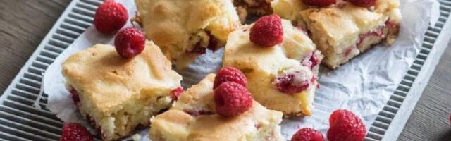 KOLAČ SA MALINOM I BELOM ČOKOLADOM: Sočna kombinacija ostavlja bez daha, svi žele parče!