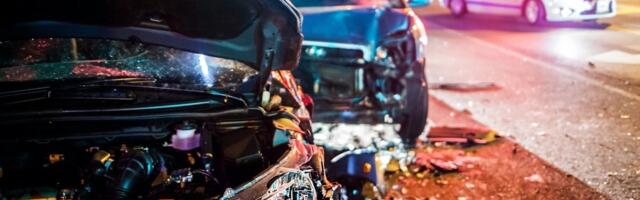 Žestok sudar kamiona i automobila! Vozilo potpuno smrskano u udesu kod Niša (FOTO)