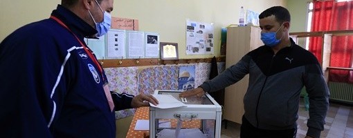 U Alžiru danas referendum za promenu ustava