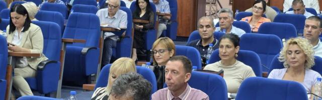 Pitali smo za vas: Zašto bolnica zapošljava „partijaše“, zašto nema posla za mladog inženjera, i još mnogo – zašto? (video)