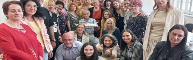 Profesor fizike koga su generacije Prokupčana volele i poštovale otišao u penziju uz aplauze, muziku i suze