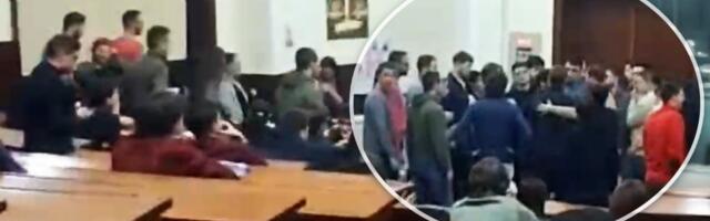 Brutalna tuča na Pravnom fakultetu! Potpuni haos u redovima blokadera (VIDEO)