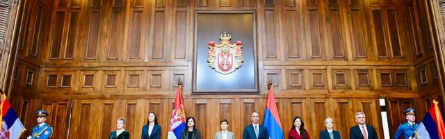 SKUPŠTINA SRBIJE: Poslanici u klupama tačno u 10, na dnevnom redu samo jedna tačka