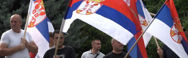 Grupa Srba sa Kosova krenula peške u Kraljevo u znak podrške Vučiću